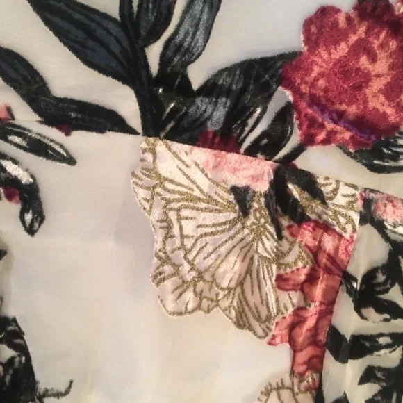 Guess  embroidered  flower dress NWOT​​​ - Picture 4 of 13